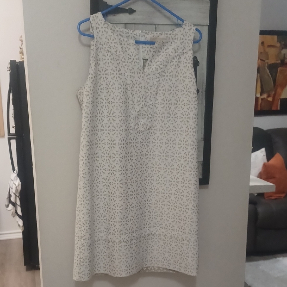 Michael Kors Cream and Lite Brown Leaf Print Dress. IN GOOD CONDITION.